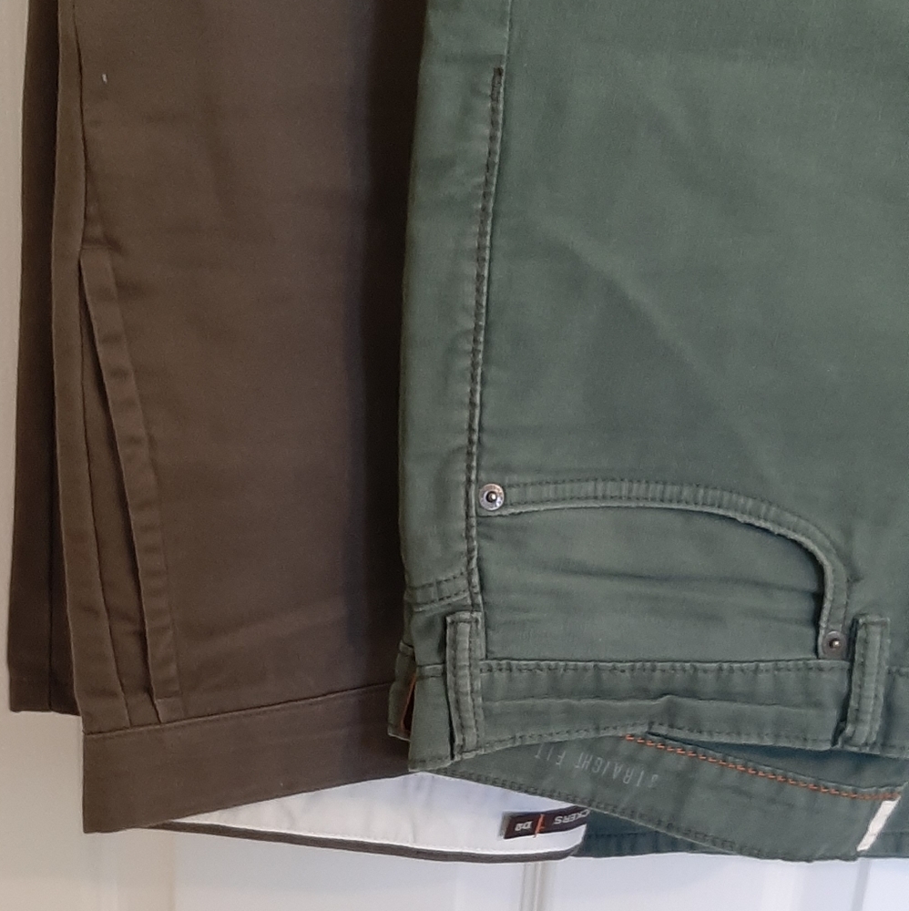 2 pairs of Dockers size 36x32